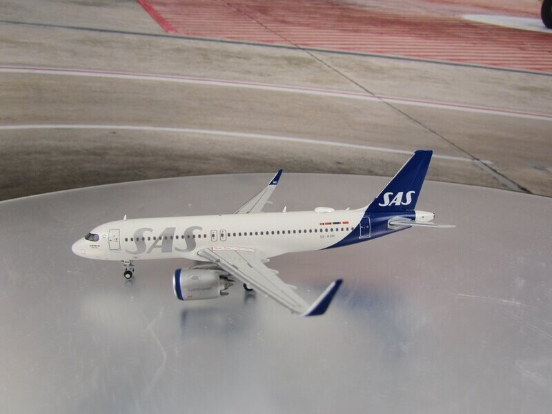 1/400 scale SAS a320neo New Livery Reg No. SE-ROH 1/400 scale SAS a320neo New Livery Reg No. SE-ROH