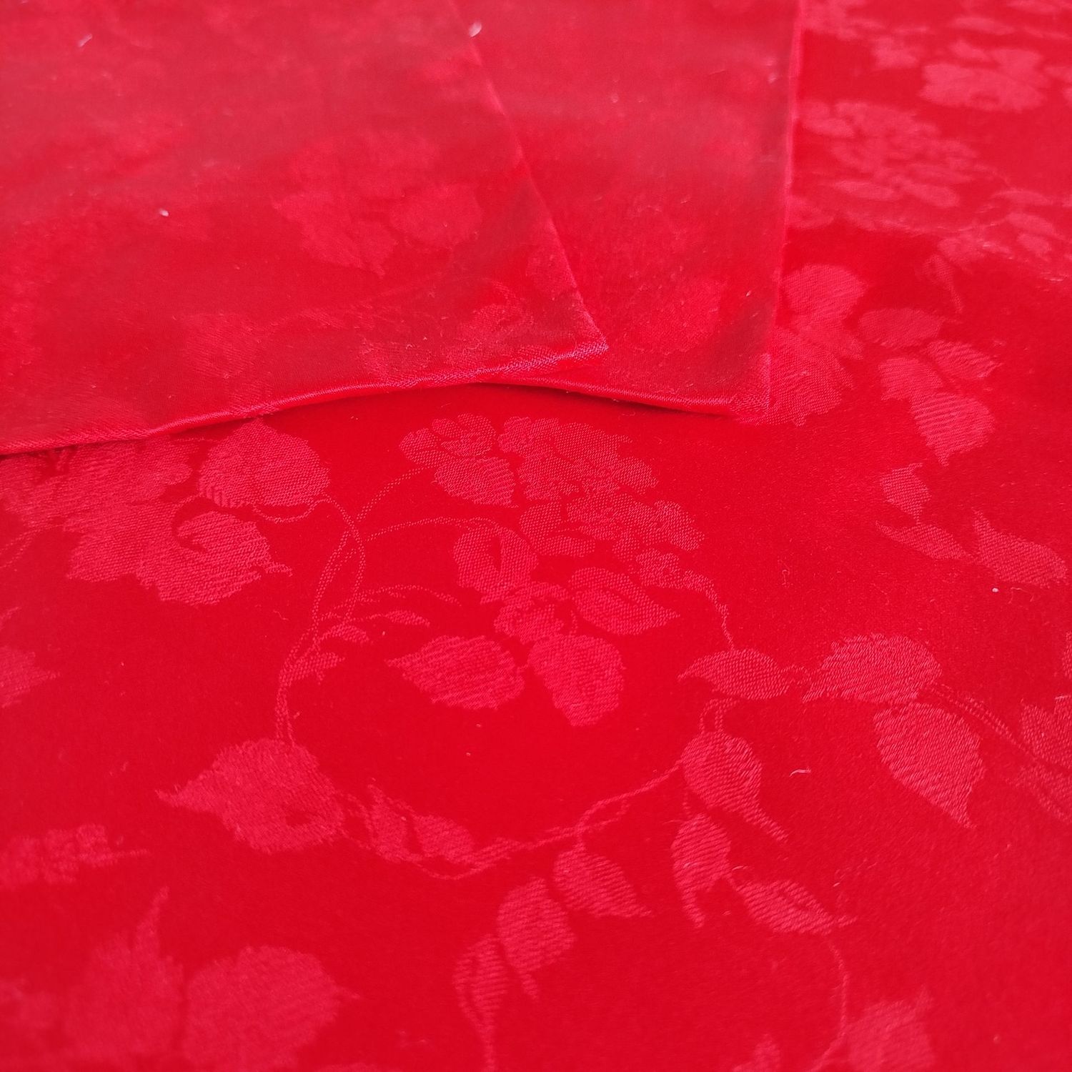 TOVAGLIA QUADRATA EDERA ROSSA