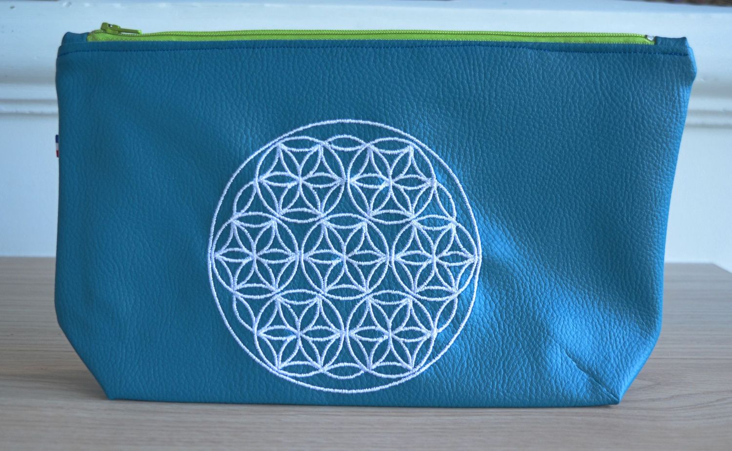 Pochette « Fleur de Vie » – Énergie et élégance