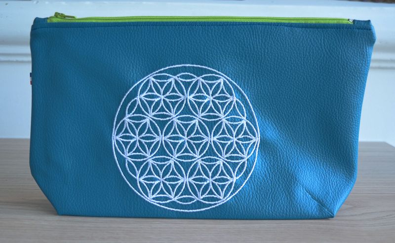 Pochette « Fleur de Vie » – Énergie et élégance