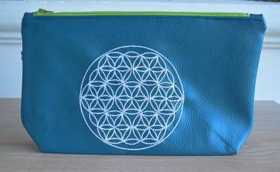 Pochette « Fleur de Vie » – Énergie et élégance