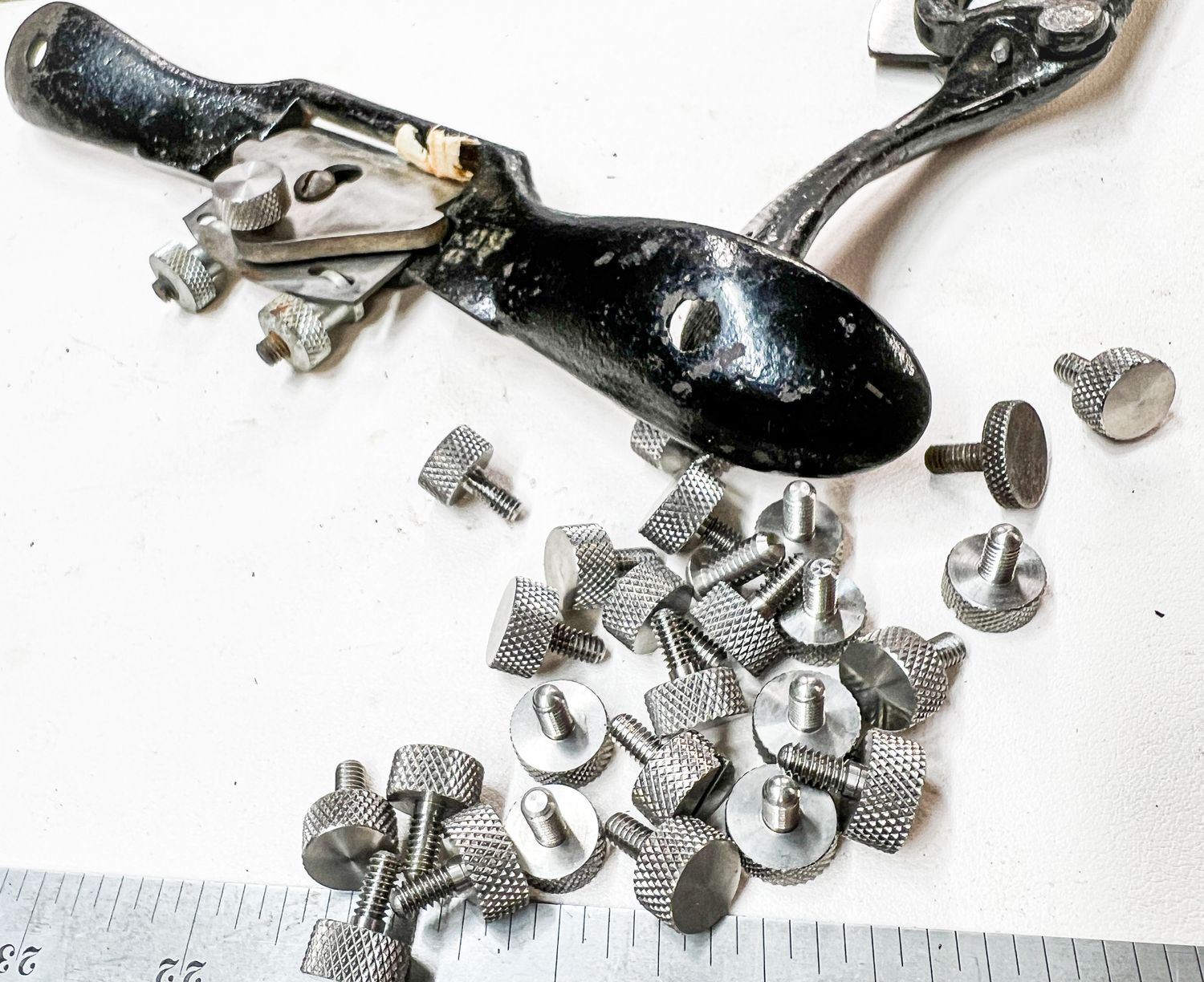 10-28 x 3x8 Screw - NO SLOT