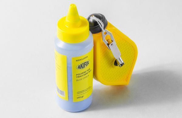 AKIFIX TRACCIATORE CON FILO A PIOMBO DA 30 m E FLACONE POLVERE BLU DA 150 g