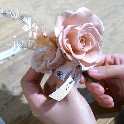 FLORAL CRAFTS AND ACCESSORIES