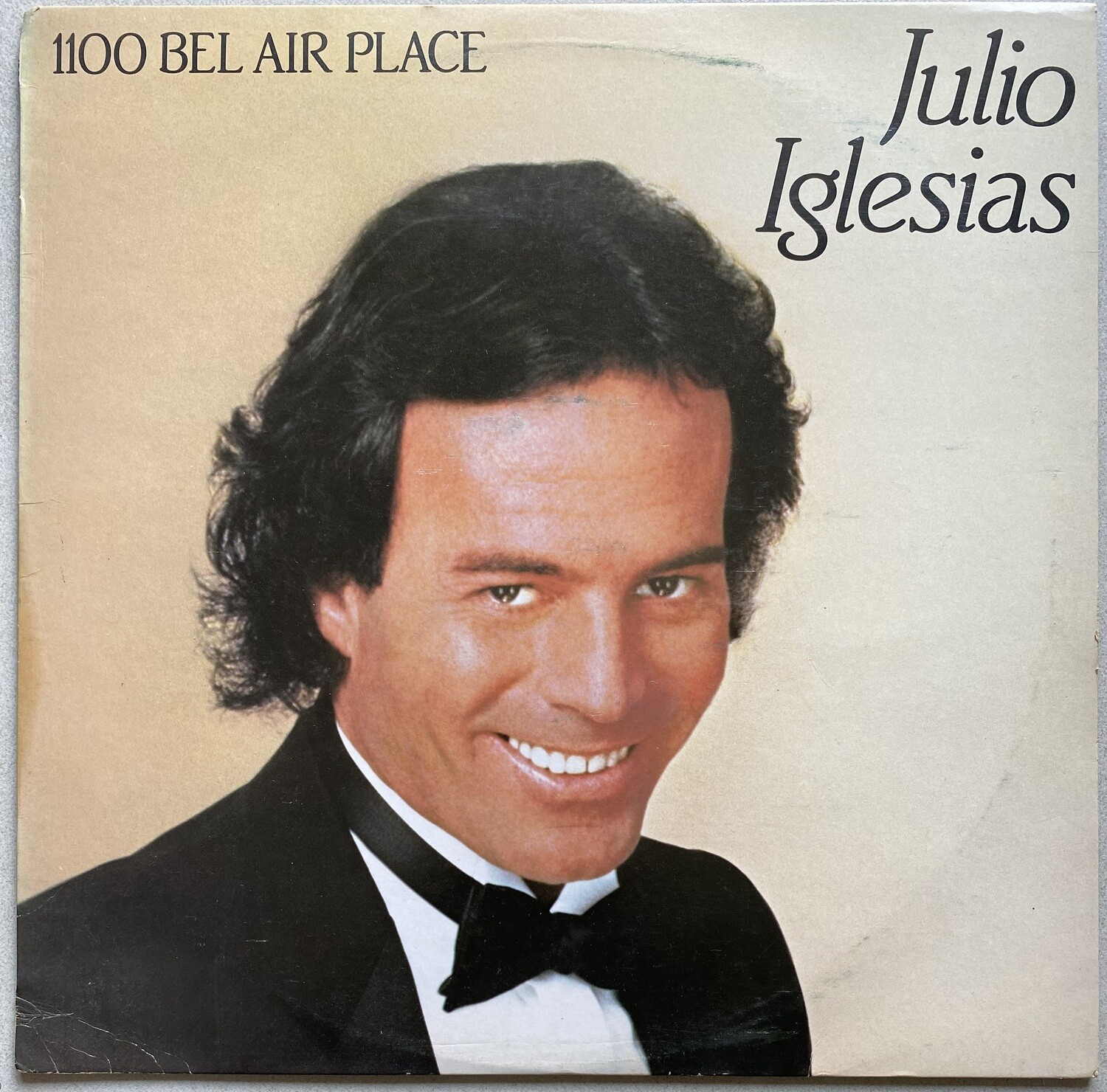 Julio Iglesias – 1100 Bel Air Place