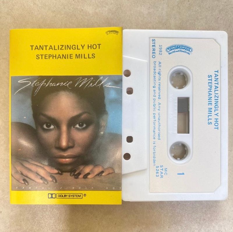 Stephanie Mills – Tantalizingly Hot (Cassette)