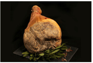 JAMBON Cru entier AOP excellence A/Os (Prizuttu) 24mois d'affinage minimum 6/8 kg environ