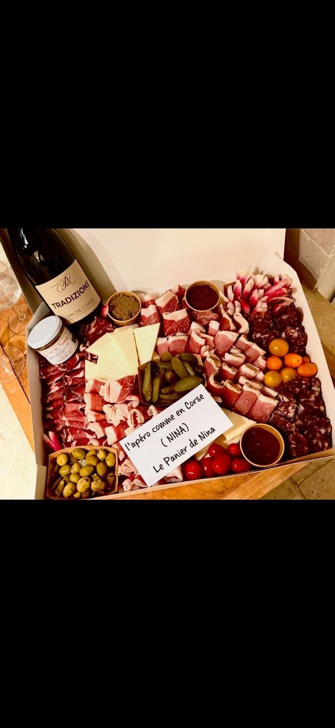 PLANCHE MIXTE avec Fromage pour 4/6 personnes disponible uniquement sur commande au 06.28.69.80.02 pas commandable sur le site.