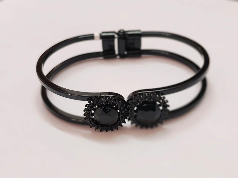 Black tone bracelet