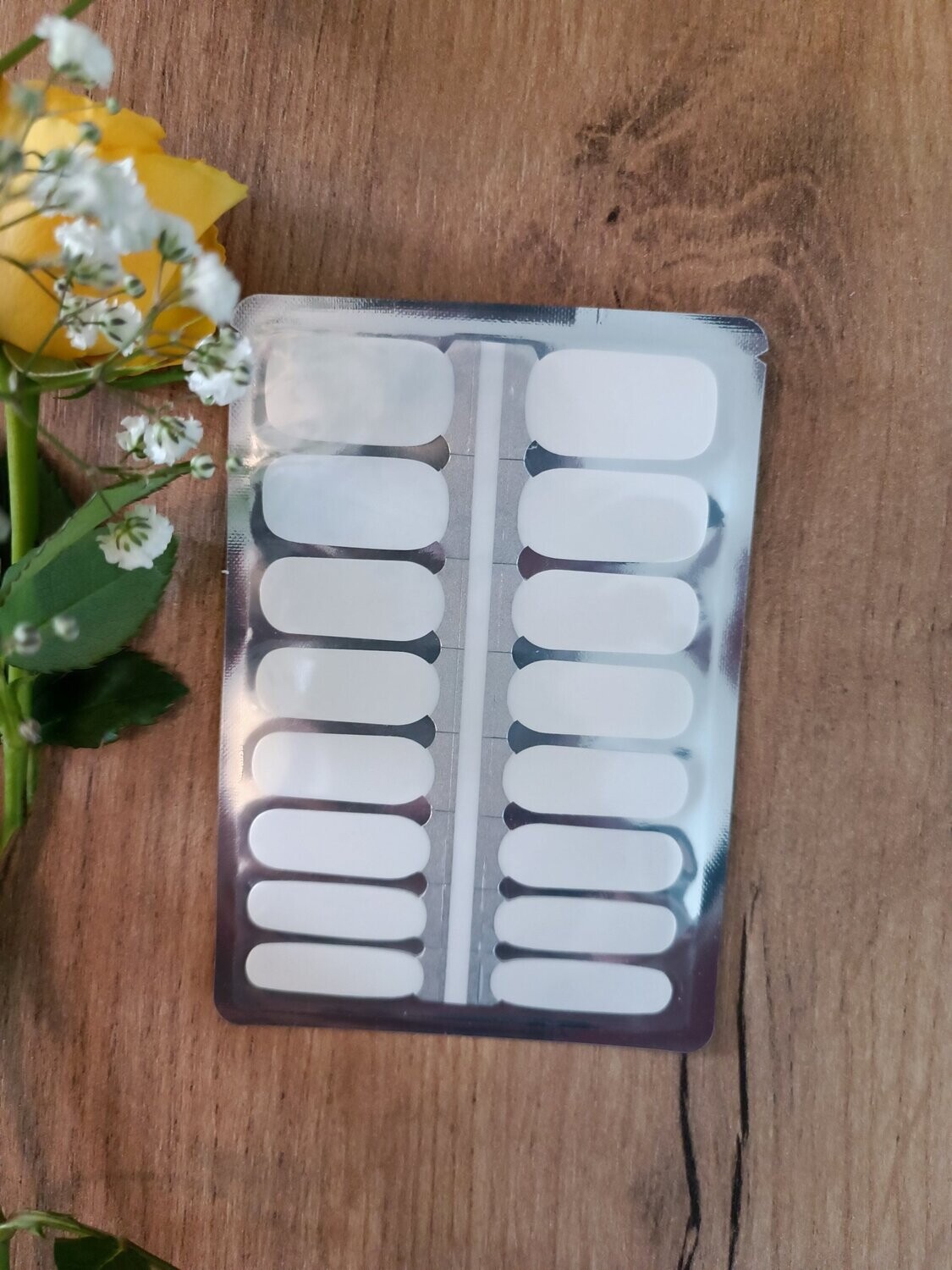 Offwhite 16er-Nagelfolie