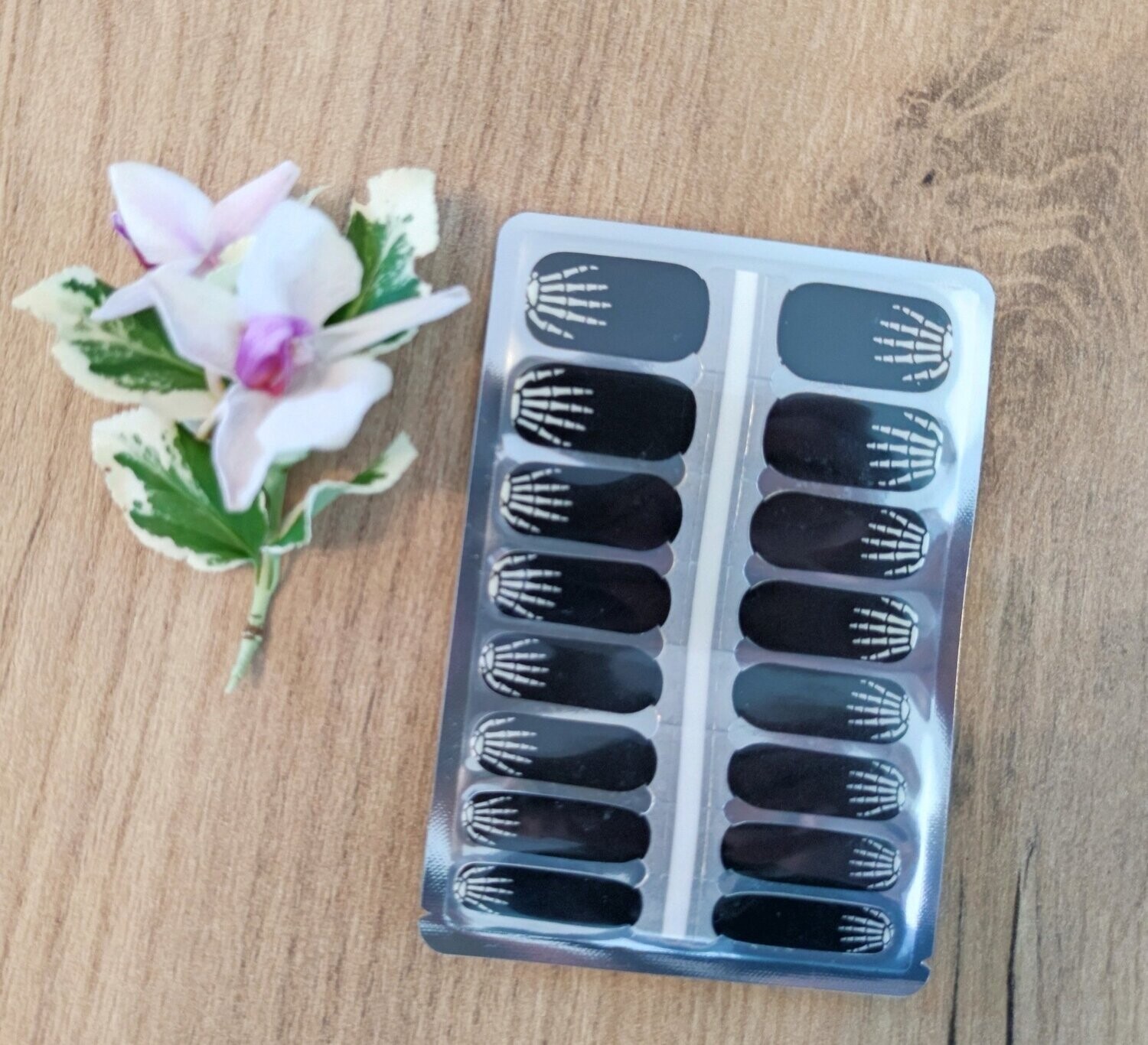 Creepy Hands, nachtleuchtend, 16-er Nagelfolie Magic Nail Wraps  wieder da!
