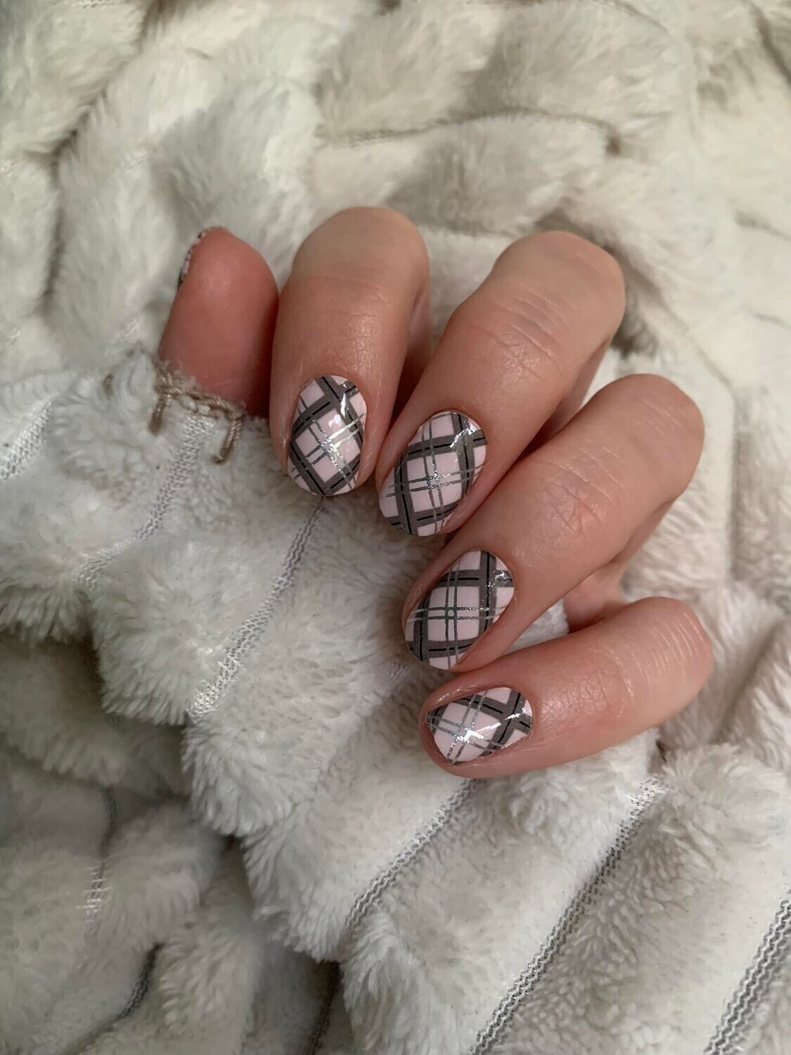 No matter, it's a girly kilt!, 16er-Nagelfolie