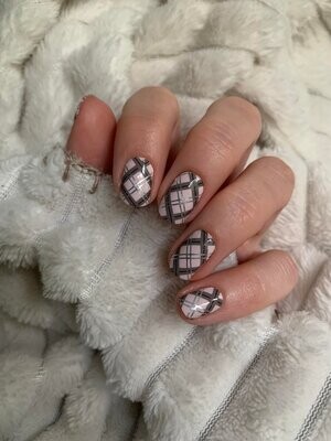 No matter, it's a girly kilt!, 16er-Nagelfolie