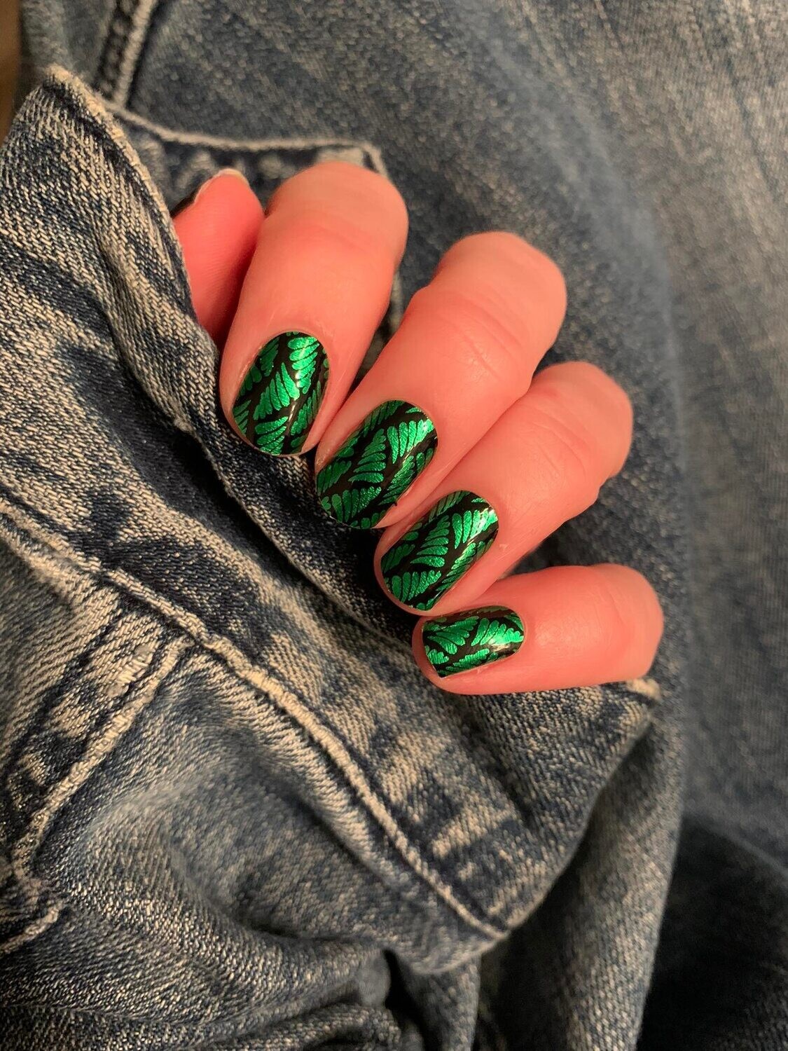 Loose my mind in green, 16er-Nagelfolie