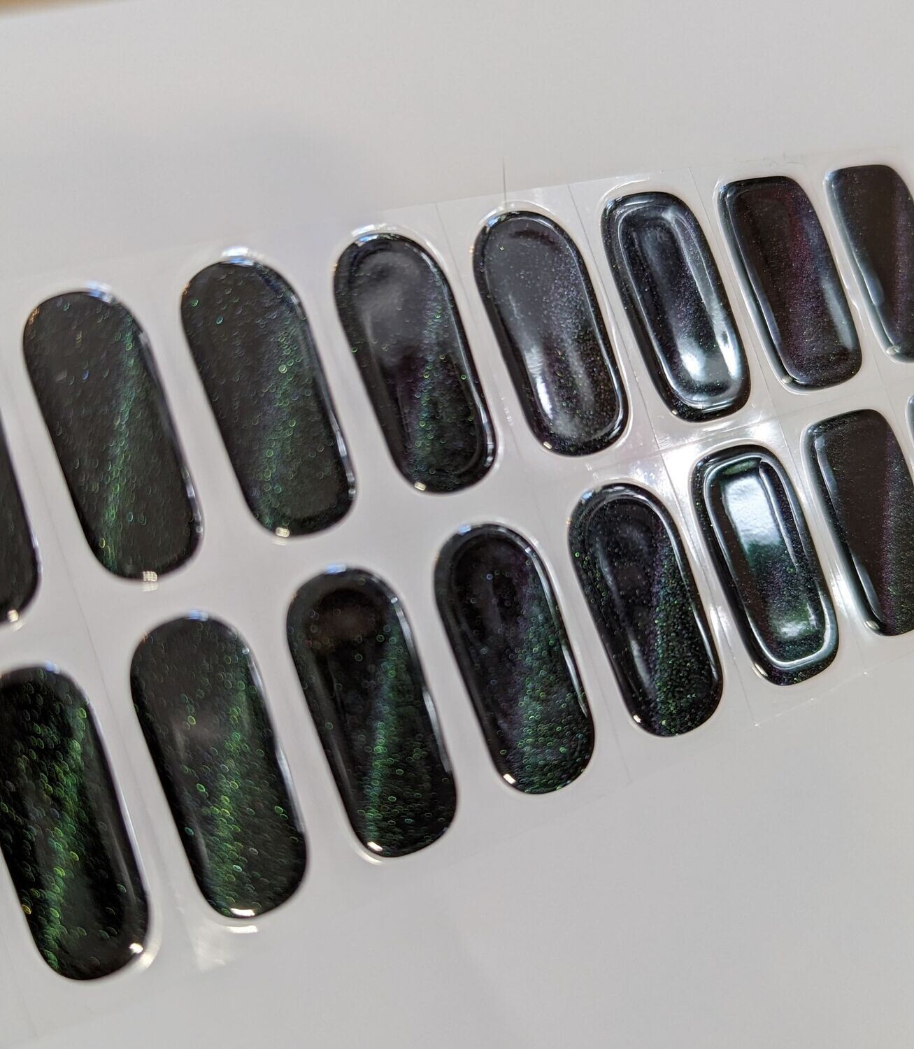 Dark Night (Cat Eye), UV-Gel-Folie, 20er-Nagelfolie Magic Nail Wraps NG200171