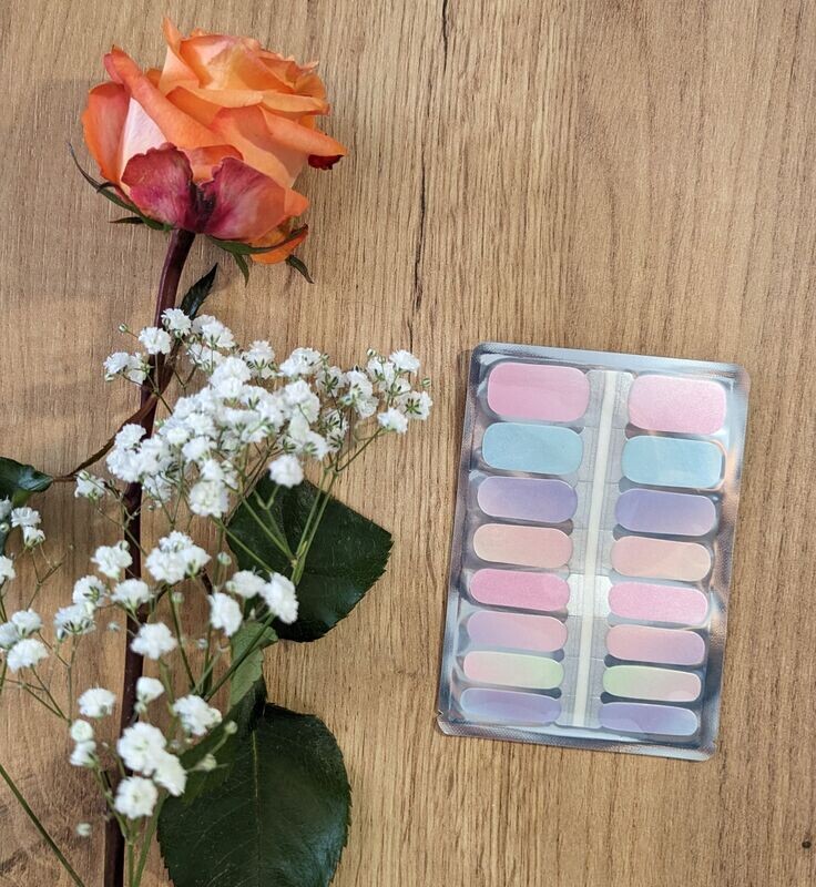 Lovely Pastells (pearly, ganz leicht semitransparent), 16-er Nagelfolie Lovely Pastells (pearly, ganz leicht semitransparent), 16-er Nagelfolie