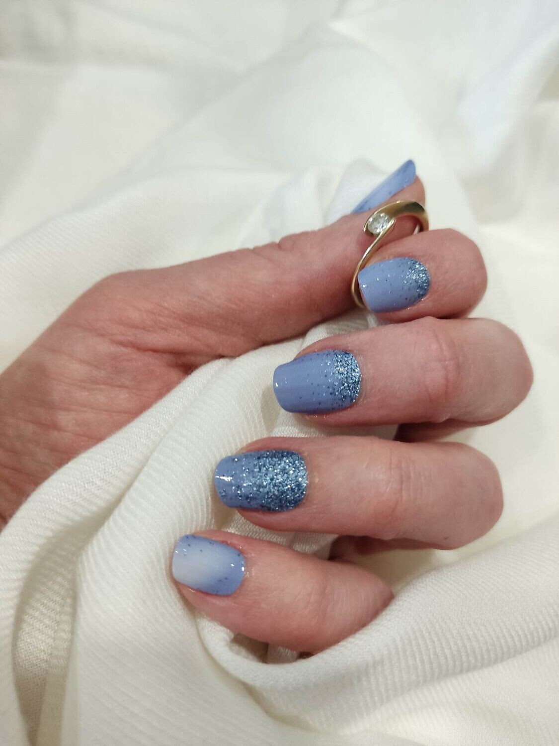 Beautiful Helen Baby Blue, 16er-Nagelfolie