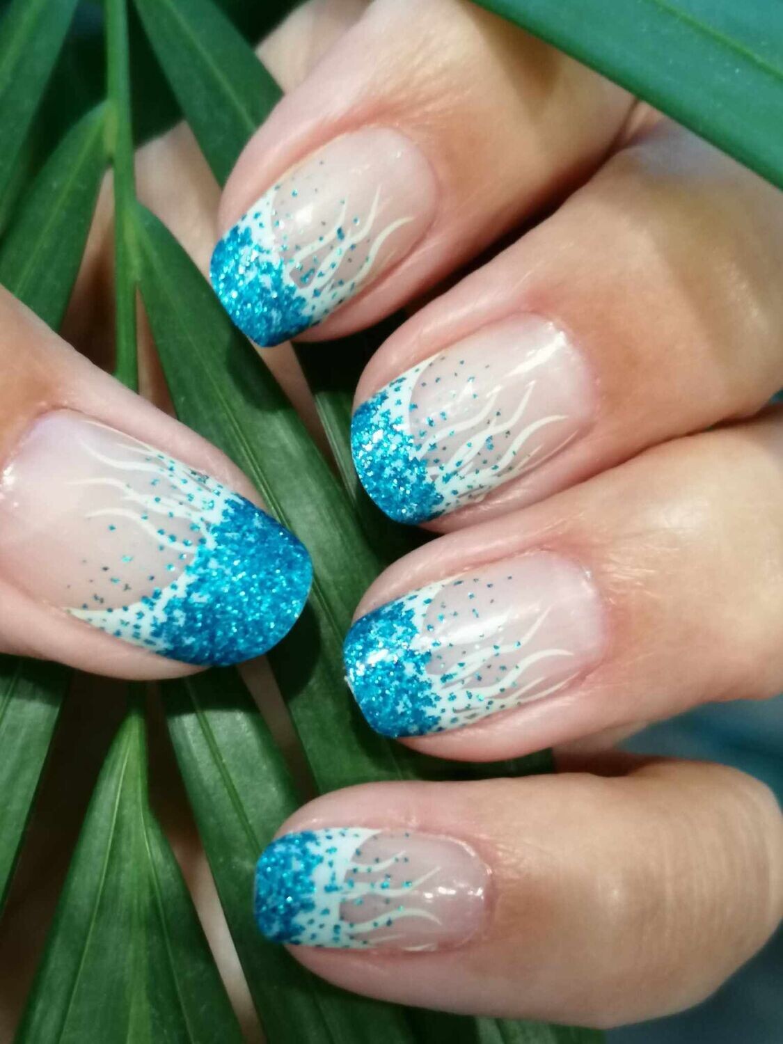 Waterfalls, teiltransparent, 16er-Nagelfolie