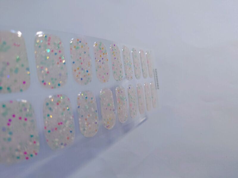 Ibiza Style Satin Glass, semitransparente UV-Gel-Folie, mit nachtleuchtenden Glitzer-Partikeln, 20er-Nagelfolie Magic Nail Wraps NG200262 Ibiza Style Satin Glass, semitransparente UV-Gel-Folie, mit nachtleuchtenden Glitzer-Partikeln, 20er-Nagelfolie Magic Nail Wraps NG200262
