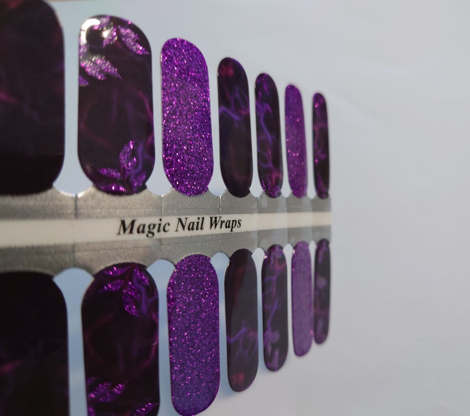 Born in Heaven,  16er-Nagelfolie
