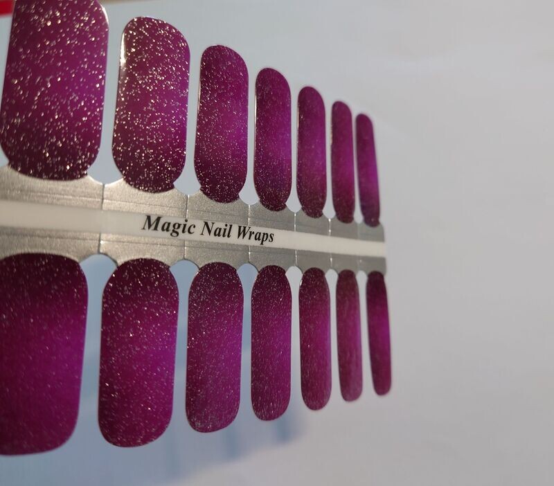 Cloudy Berry Love, 16er-Nagelfolie Cloudy Berry Love, 16er-Nagelfolie