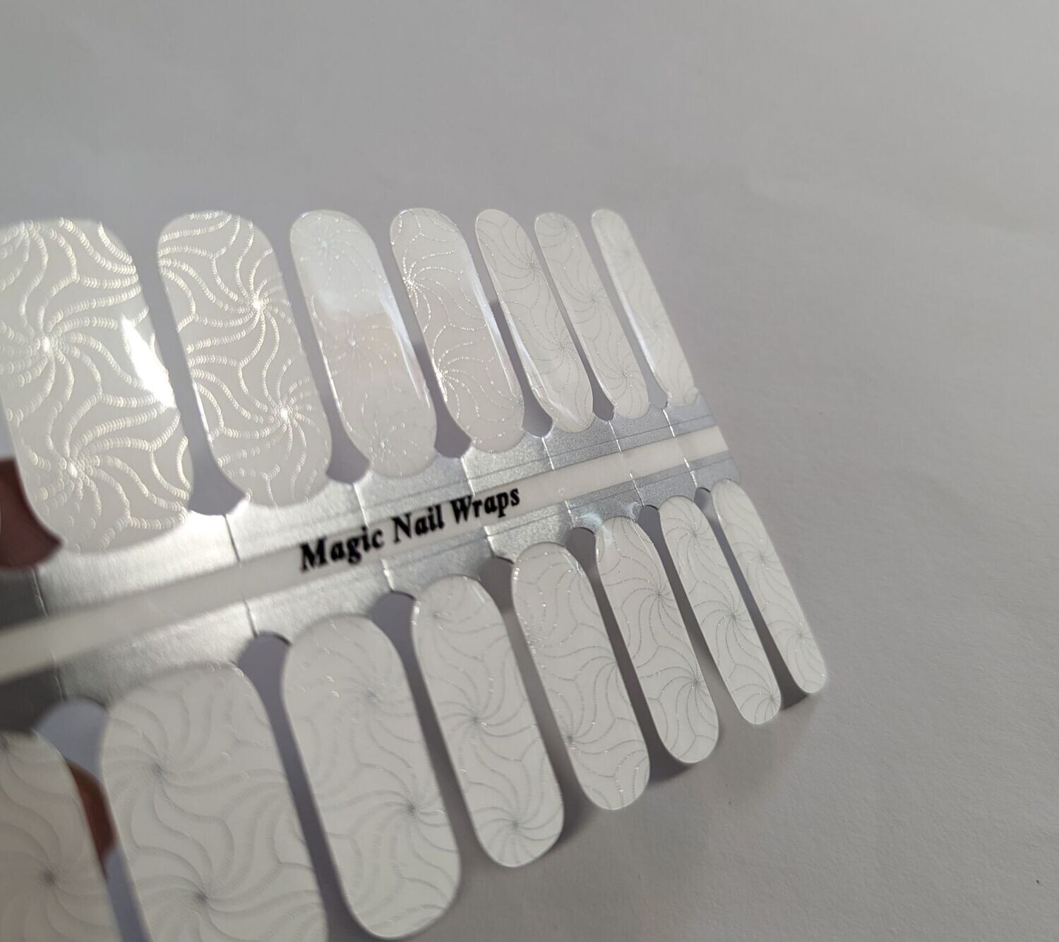 Silvery, Overlay, transparente 16er-Nagelfolie Magic Nail Wraps Exklusivdesign