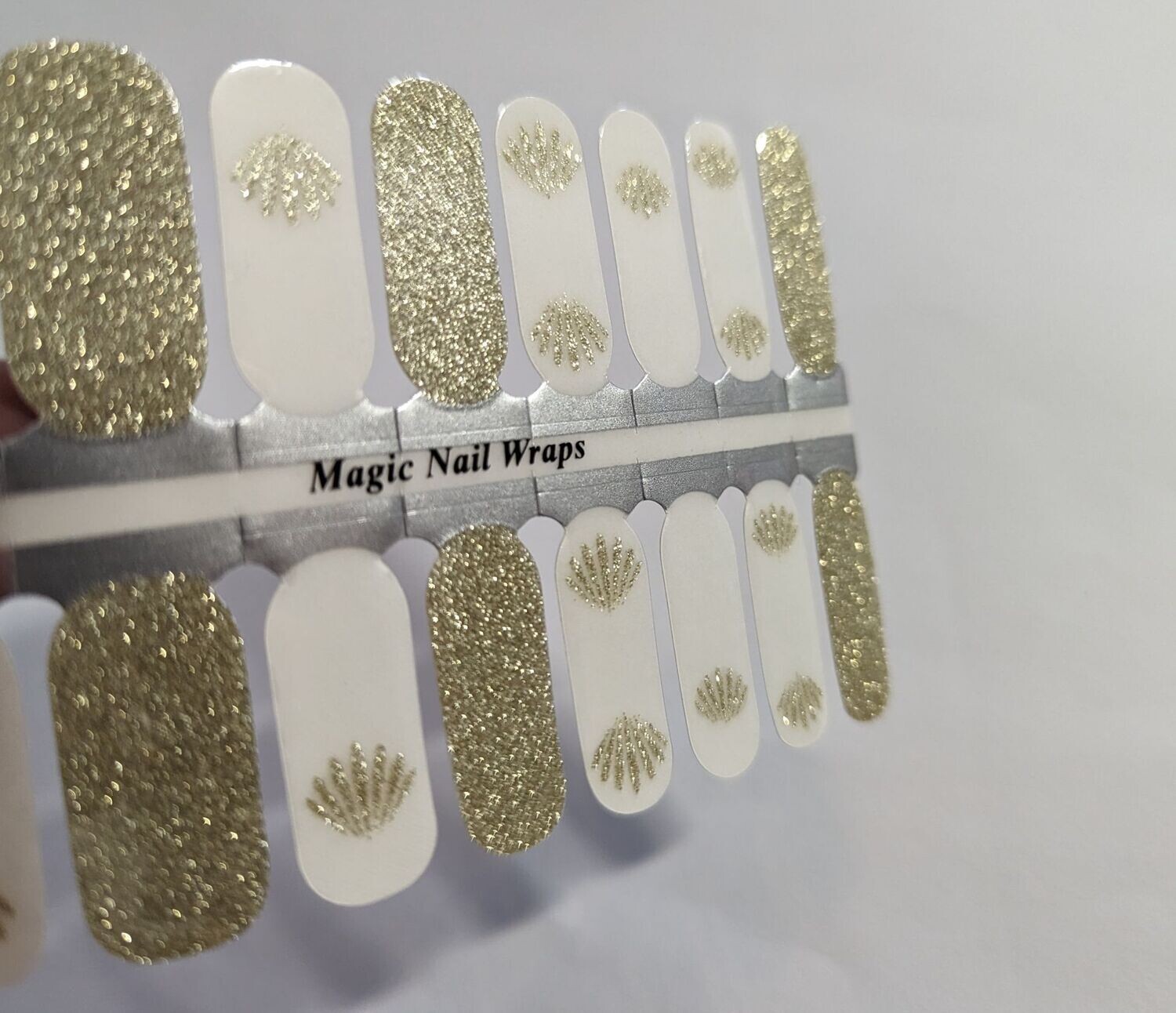 Tiziana, teilweise transparente 16er-Nagelfolie Magic Nail Wraps Exklusivdesign
