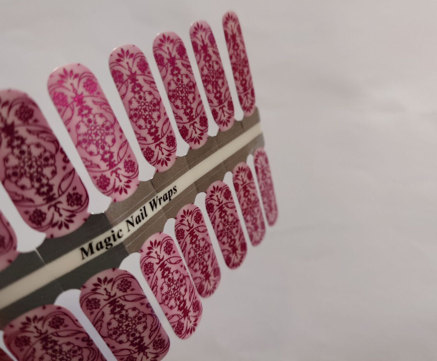 Awesome Breathless,  16er-Nagelfolie Magic Nail Wraps Exklusivdesign