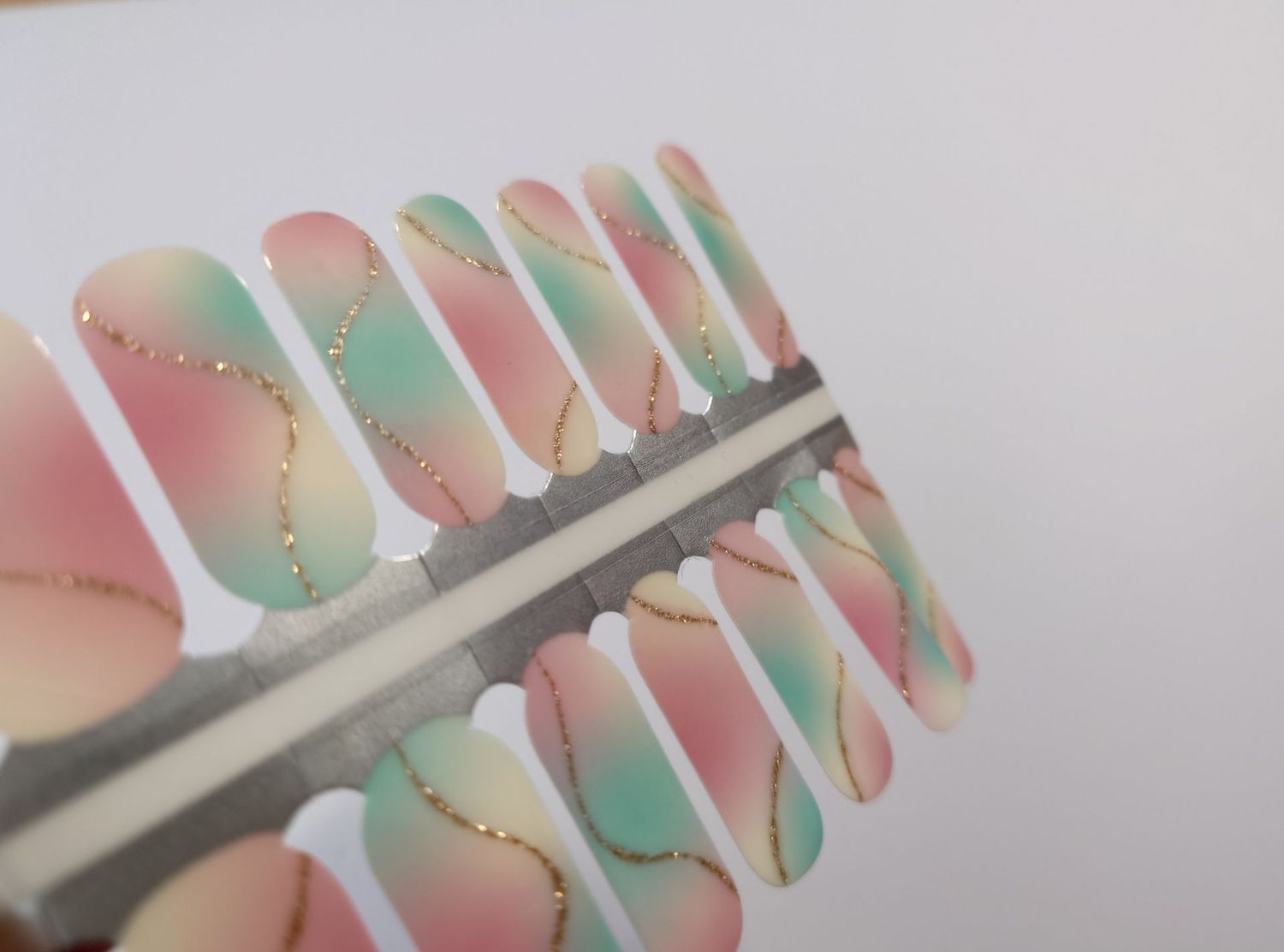 Quelle Brise, semitransparent, 16-er Nagelfolie