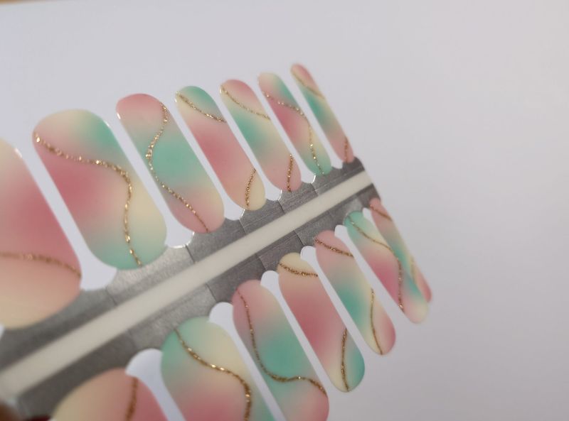 Quelle Brise, semitransparent, 16-er Nagelfolie Quelle Brise, semitransparent, 16-er Nagelfolie