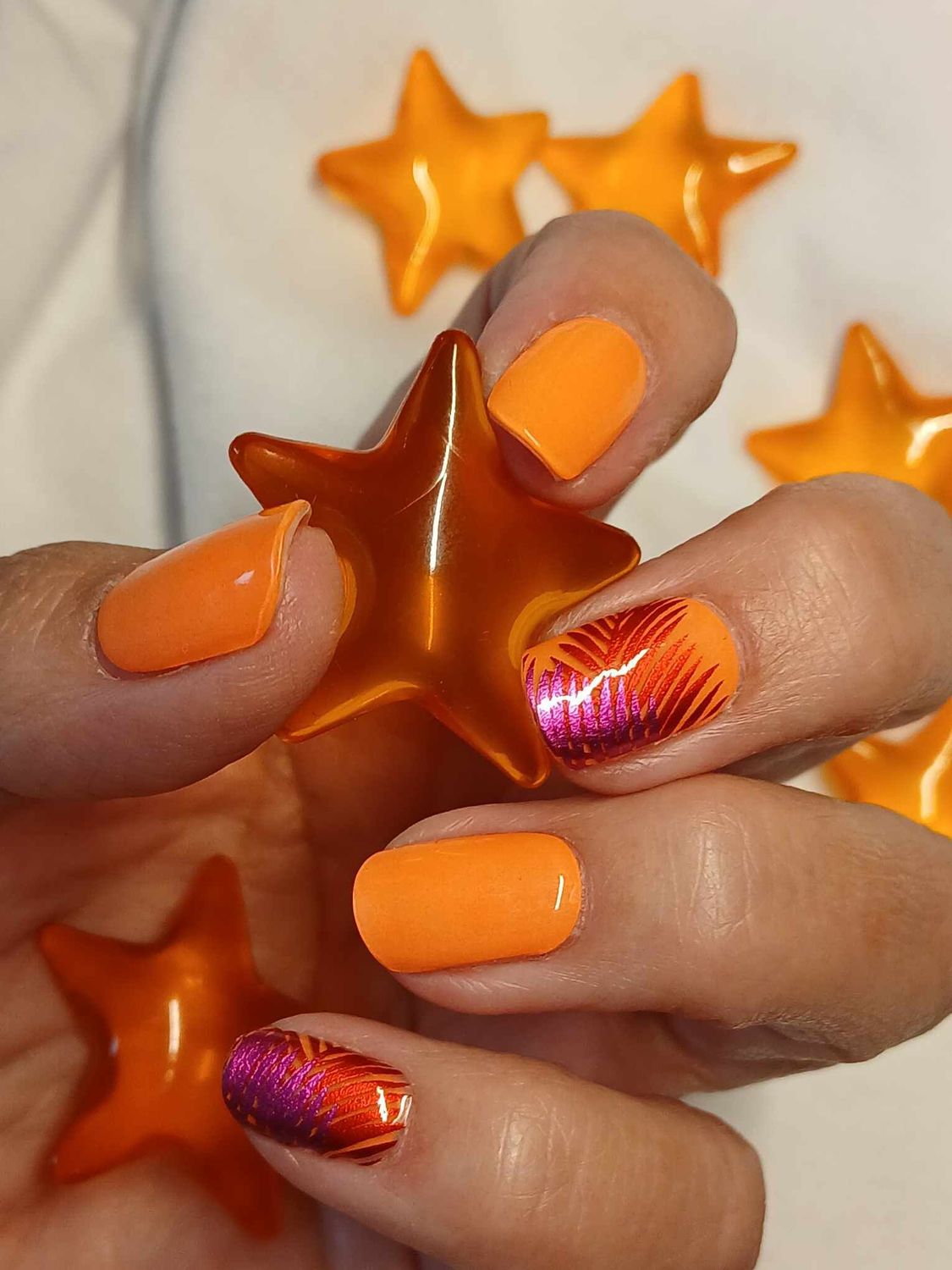 Pagenta Leaves, Overlay, 16er-Nagelfolie Magic Nail Wraps Exklusivdesign