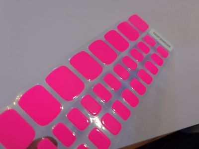 Ultra Pink (neon), UV-Gel-Folie für Füße, 30er-Nagelfolie Ultra Pink (neon), UV-Gel-Folie für Füße, 30er-Nagelfolie