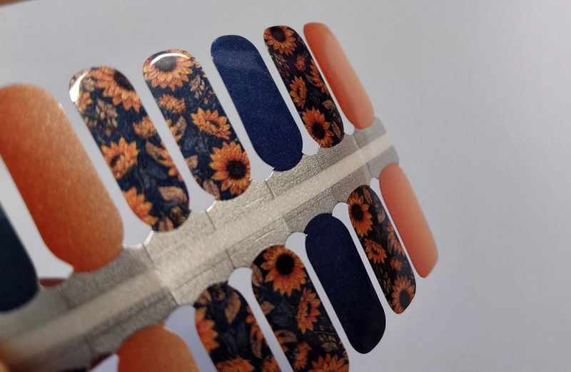 In Love with Sunflowers, Pearl-Shimmer-Finish, 16er-Nagelfolie Magic Nail Wraps In Love with Sunflowers, Pearl-Shimmer-Finish, 16er-Nagelfolie Magic Nail Wraps