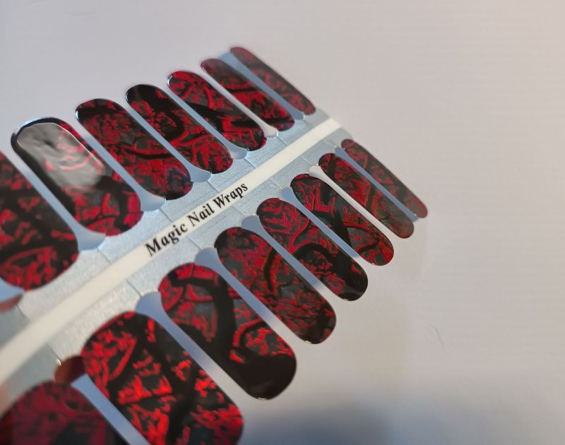 Set the Dark on Fire, 16er-Nagelfolie Magic Nail Wraps Exklusivdesign Set the Dark on Fire, 16er-Nagelfolie Magic Nail Wraps Exklusivdesign