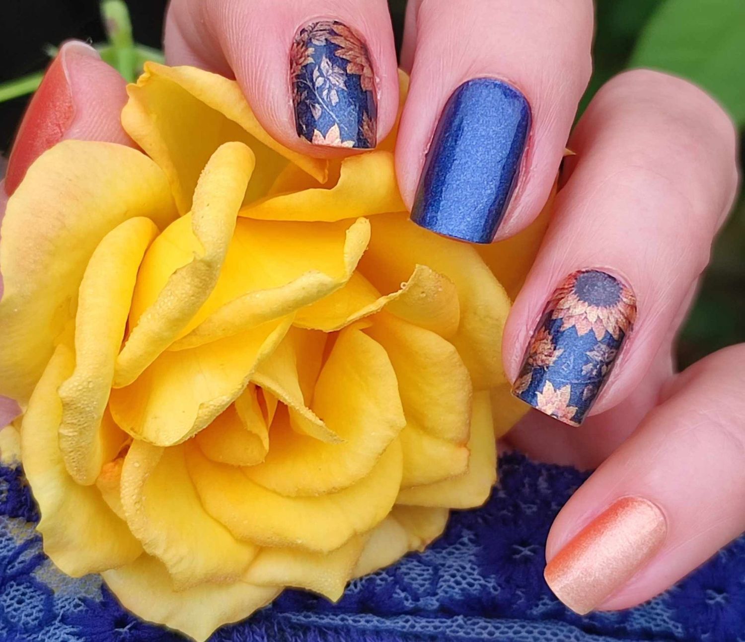 In Love with Sunflowers, Pearl-Shimmer-Finish, 16er-Nagelfolie Magic Nail Wraps
