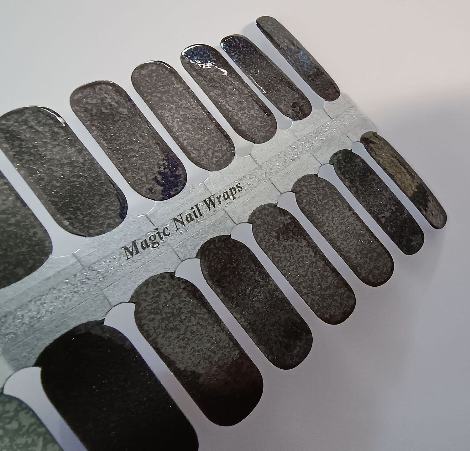 Raven Sunset, 16er-Nagelfolie Magic Nail Wraps Exklusivdesign