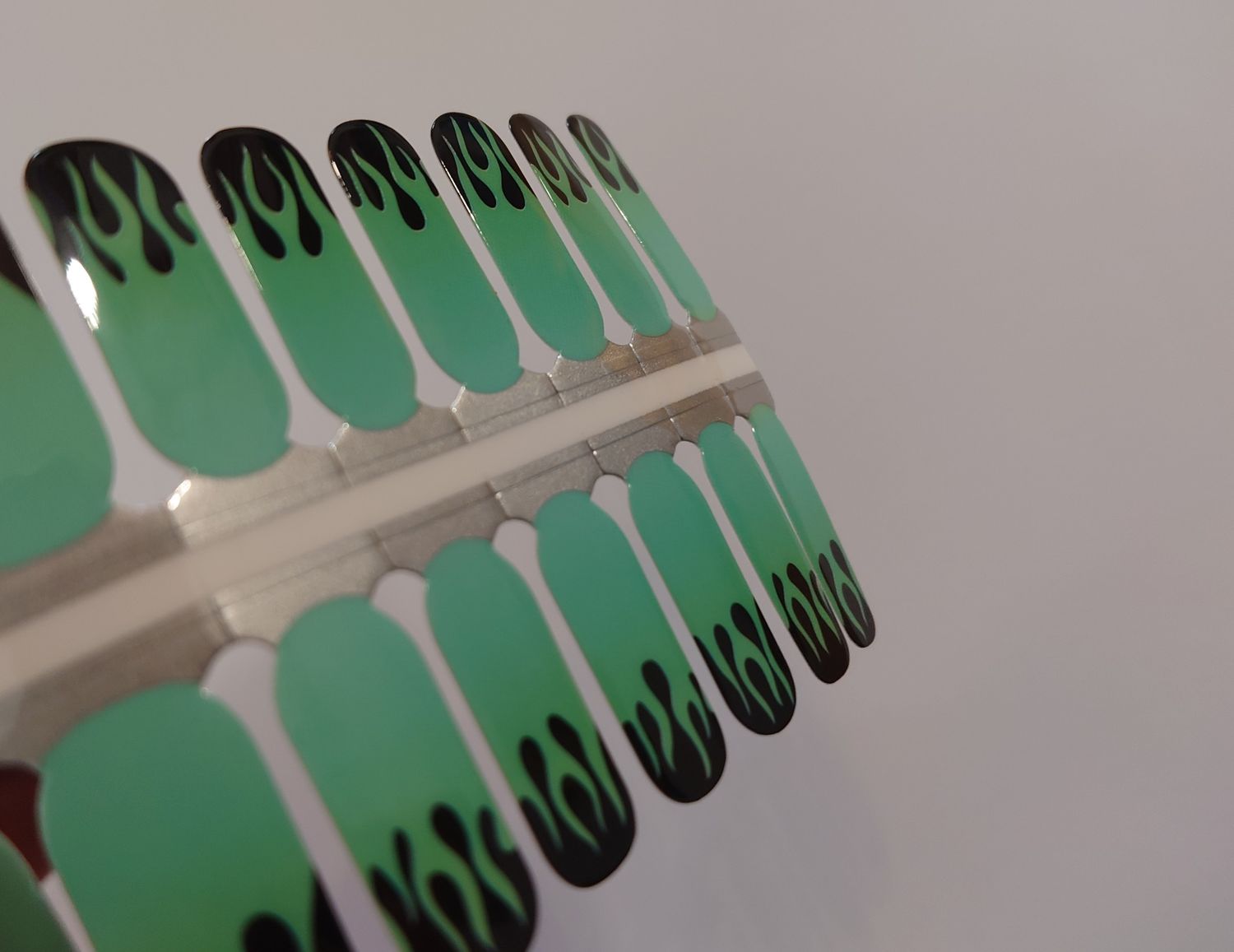 Green Flames, 16er-Nagelfolie Magic Nail Wraps