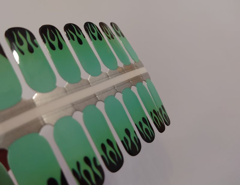 Green Flames, 16er-Nagelfolie Magic Nail Wraps Green Flames, 16er-Nagelfolie Magic Nail Wraps
