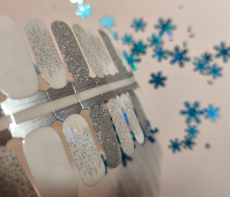 Icestorm, teilweise transparent, 16-er Nagelfolie Magic Nail Wraps Icestorm, teilweise transparent, 16-er Nagelfolie Magic Nail Wraps