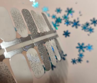 Icestorm, teilweise transparent, 16-er Nagelfolie Magic Nail Wraps Icestorm, teilweise transparent, 16-er Nagelfolie Magic Nail Wraps