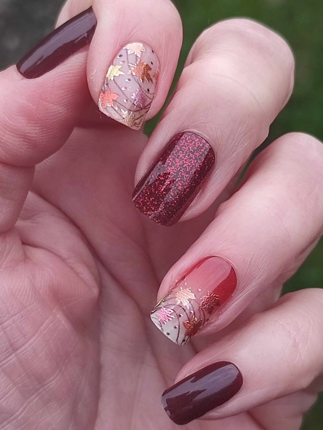Glowing Leaves, teilweise transparente UV-Gel-Folie, 20er-Nagelfolie Magic Nail Wraps, NG200448 Glowing Leaves, teilweise transparente UV-Gel-Folie, 20er-Nagelfolie Magic Nail Wraps, NG200448