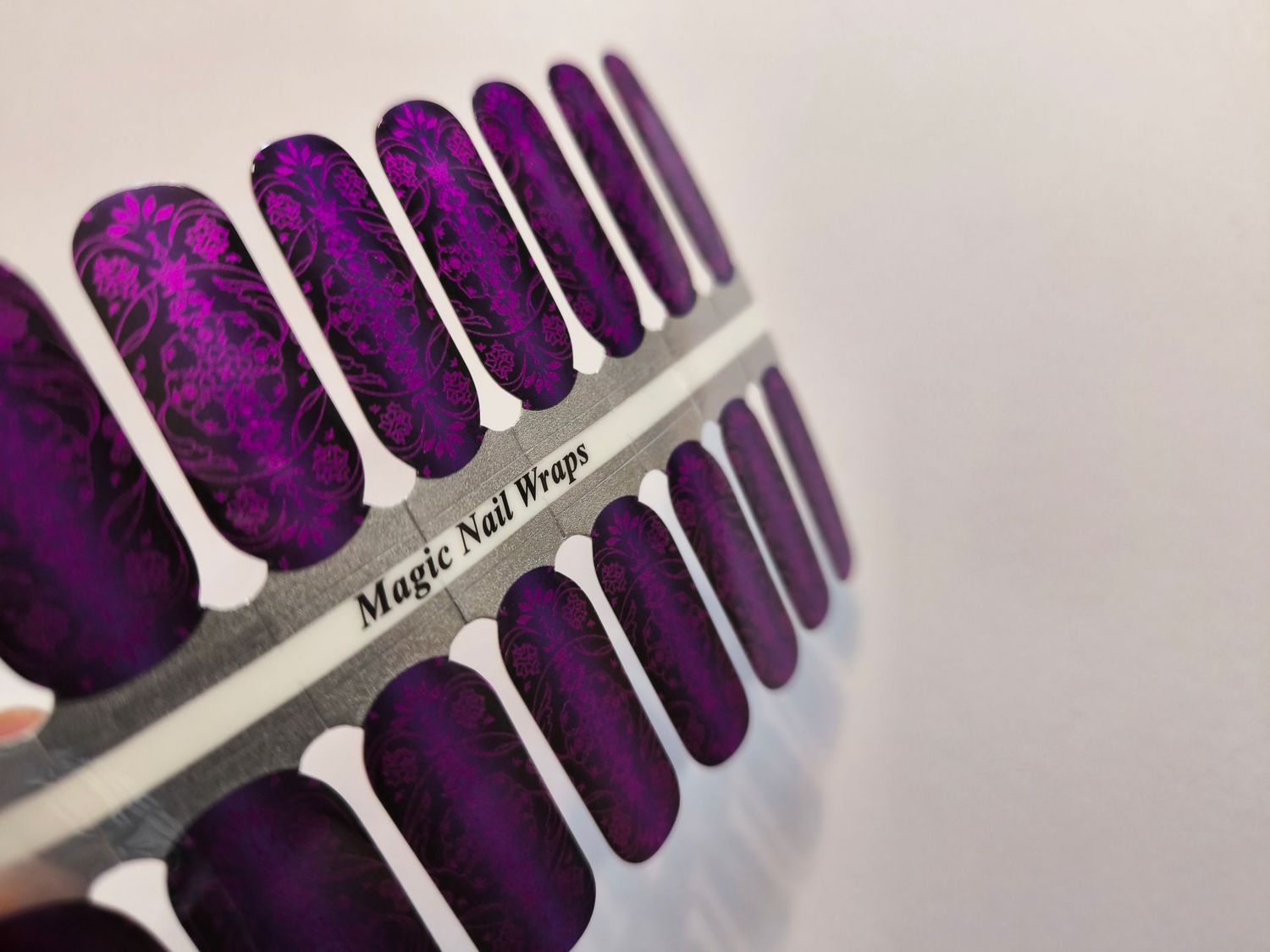 Awesome Dark Amethyst,  16er-Nagelfolie Magic Nail Wraps Exklusivdesign