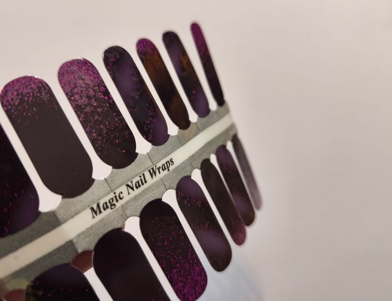 Beautiful Helen Purple Mood, 16er-Nagelfolie Magic Nail Wraps Exklusivdesign Beautiful Helen Purple Mood, 16er-Nagelfolie Magic Nail Wraps Exklusivdesign