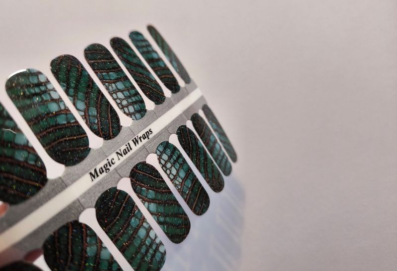 The Serpent, 16er-Nagelfolie Magic Nail Wraps Exklusivdesign The Serpent, 16er-Nagelfolie Magic Nail Wraps Exklusivdesign