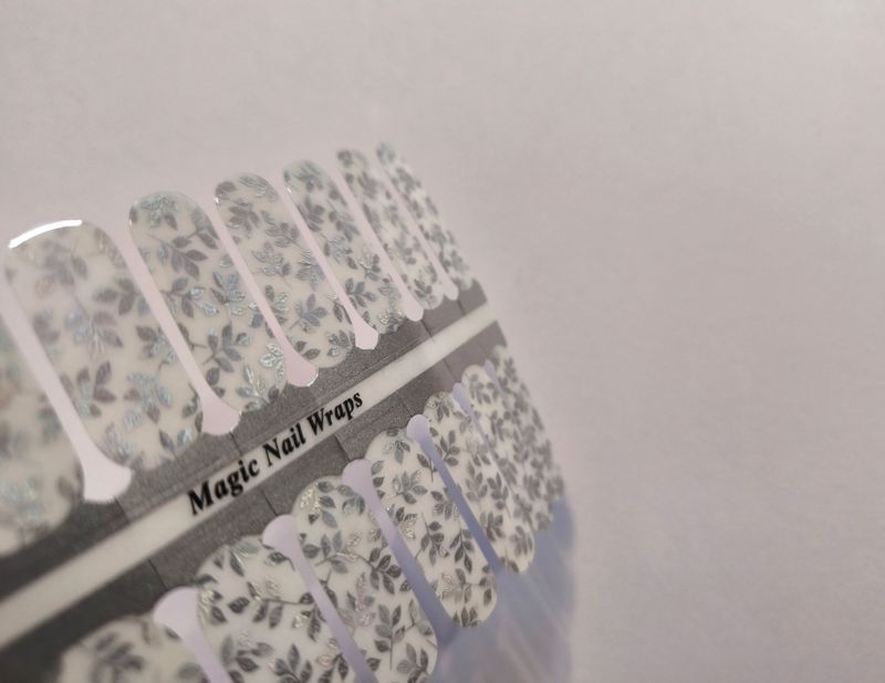 Silver Tenderness, Overlay, 16er-Nagelfolie Magic Nail Wraps Exklusivdesign Silver Tenderness, Overlay, 16er-Nagelfolie Magic Nail Wraps Exklusivdesign