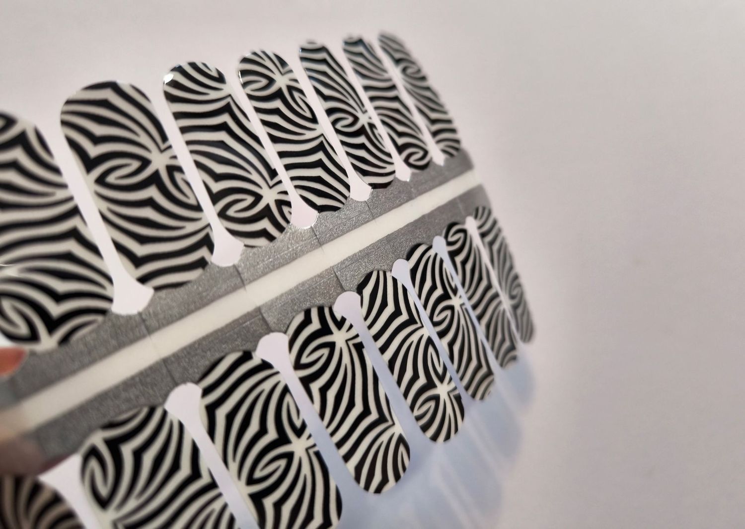 Black Shock, Overlay, 16-er Nagelfolie Magic Nail Wraps