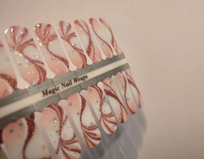 Wonderland, semitransparente 16er-Nagelfolie Magic Nail Wraps Exklusivdesign Wonderland, semitransparente 16er-Nagelfolie Magic Nail Wraps Exklusivdesign