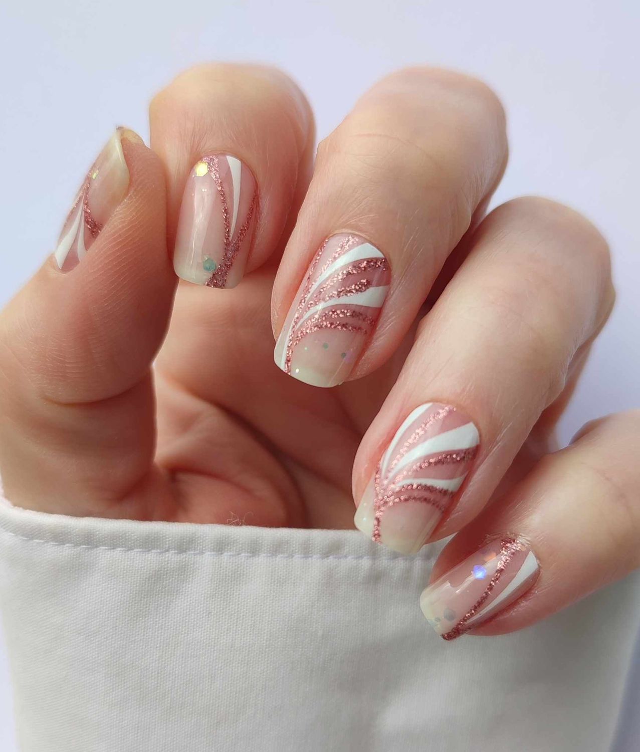 Wonderland, semitransparente 16er-Nagelfolie Magic Nail Wraps Exklusivdesign