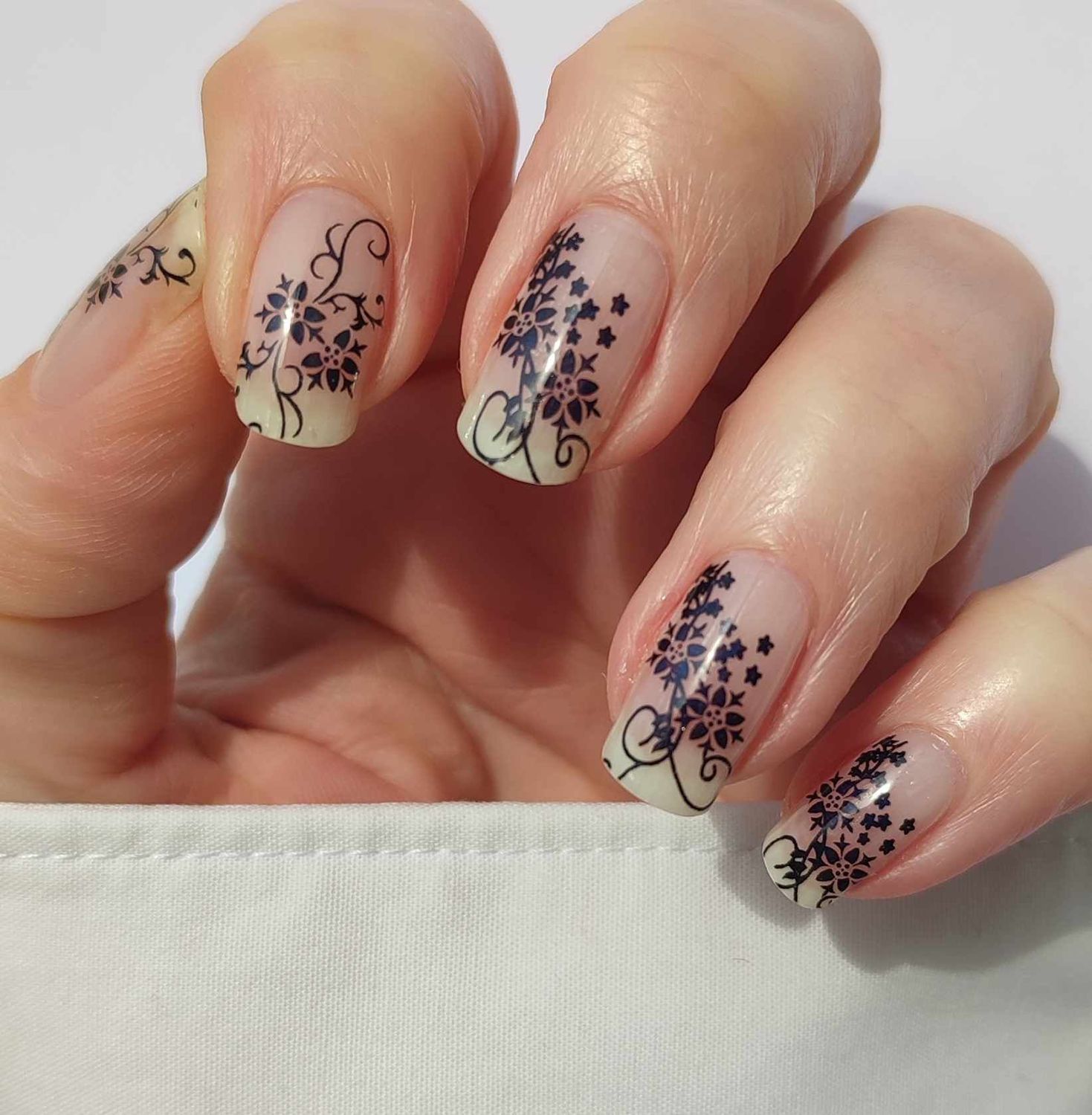 Iris, Overlay, 16er-Nagelfolie Magic Nail Wraps Iris, Overlay, 16er-Nagelfolie Magic Nail Wraps