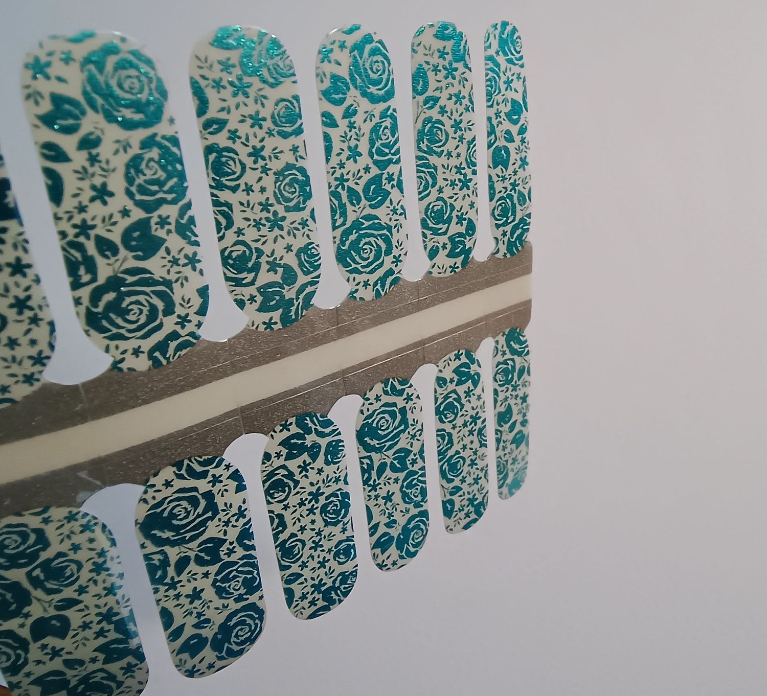 Mystique Garden, Overlay, 16er-Nagelfolie Magic Nail Wraps